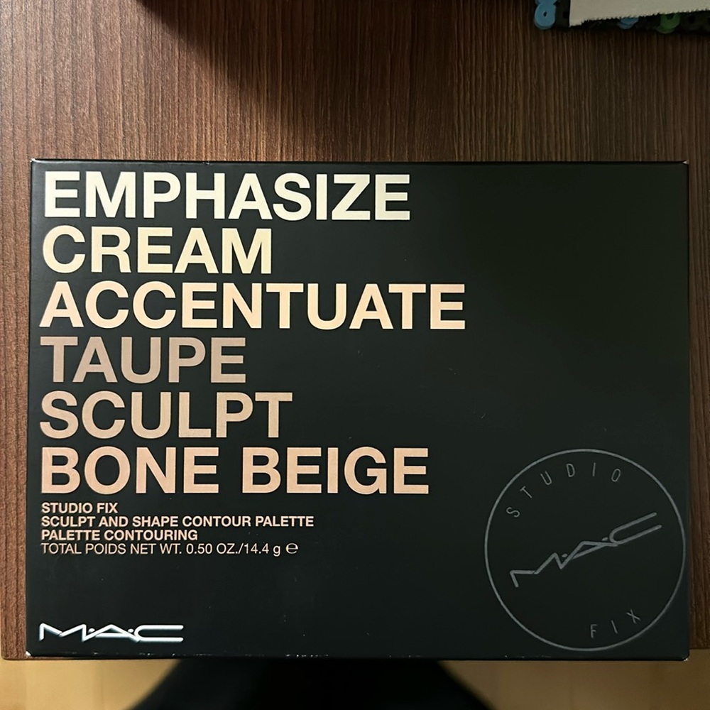 STUDIO FIX SCULPT AND SHAPE CONTOUR PALETTE LIGHT/MEDIUM new